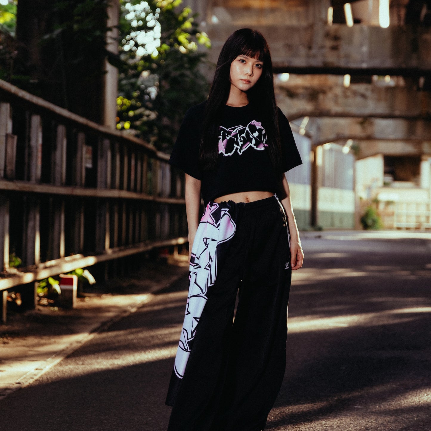 GM LOGO CROPPED TEE